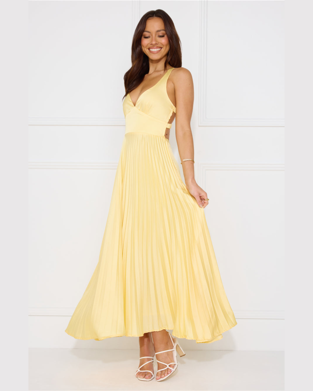 Lucy | Plissiertes Maxikleid mit V-Ausschnitt