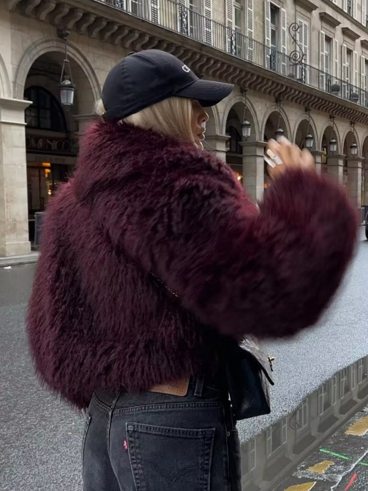 NOEMI | Kurze flauschige Jacke