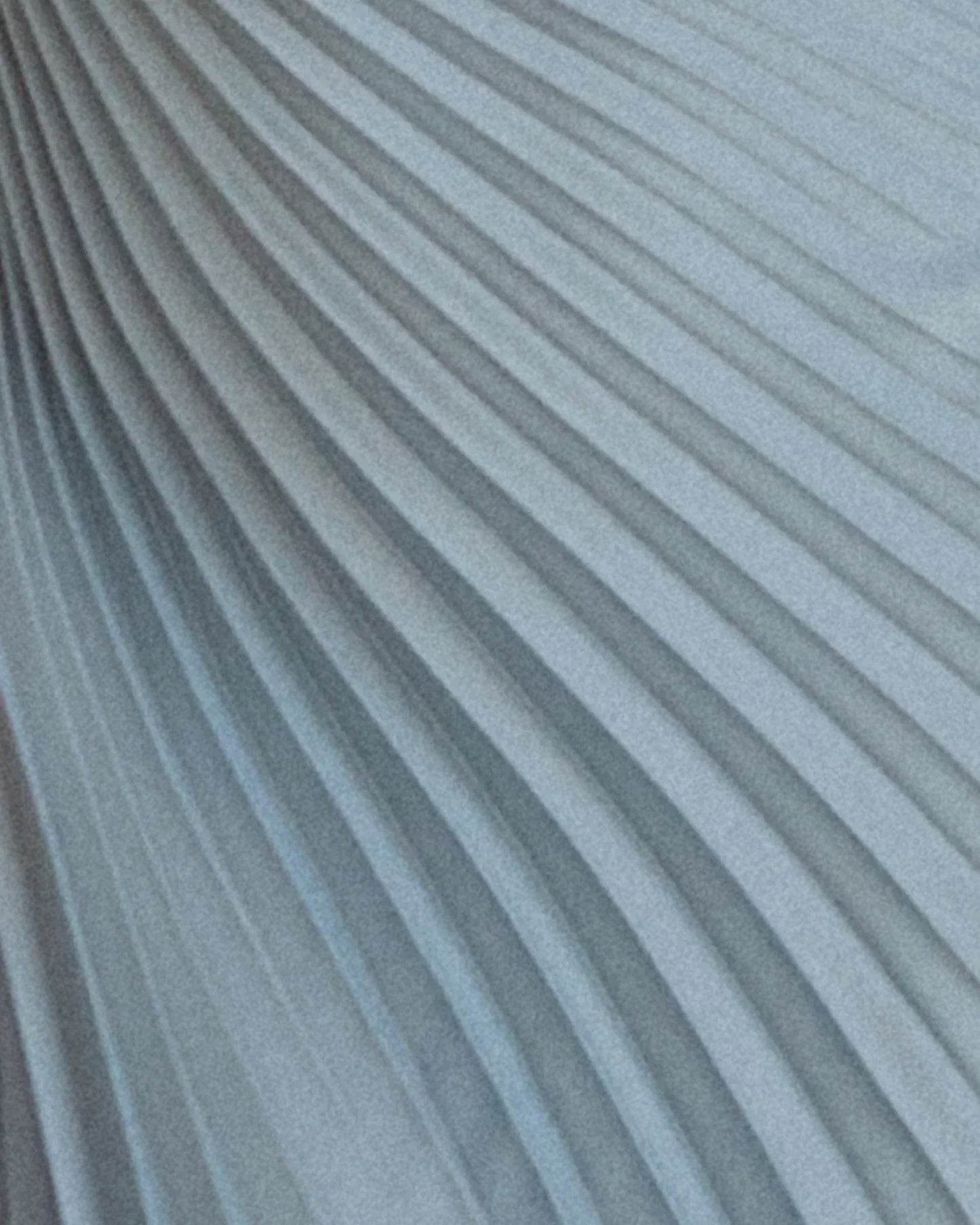 DELFINA | Satin Ein-Schulter Plissiertes Abendkleid