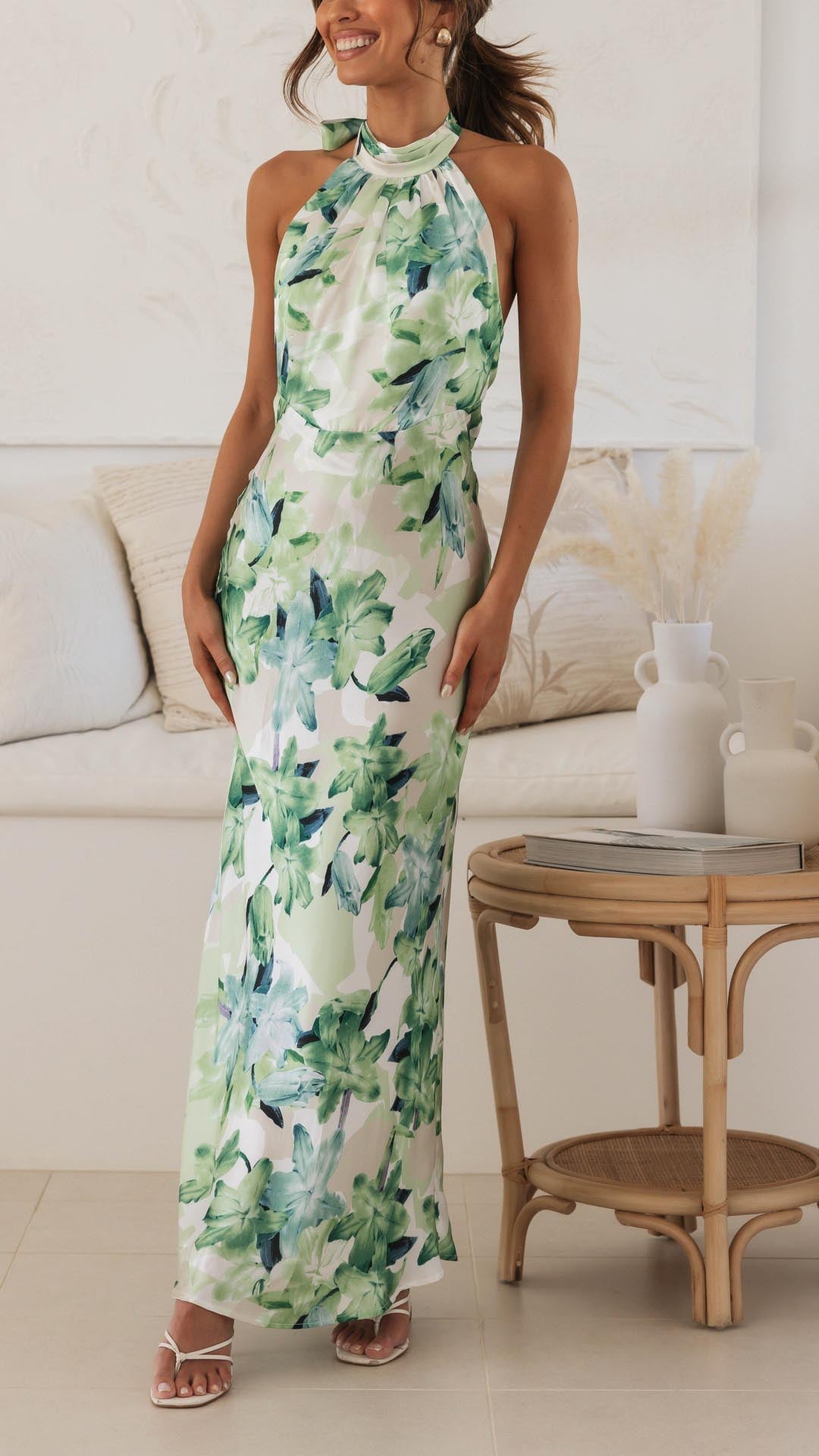 Shannon | Blumiges Maxikleid mit Neckholder