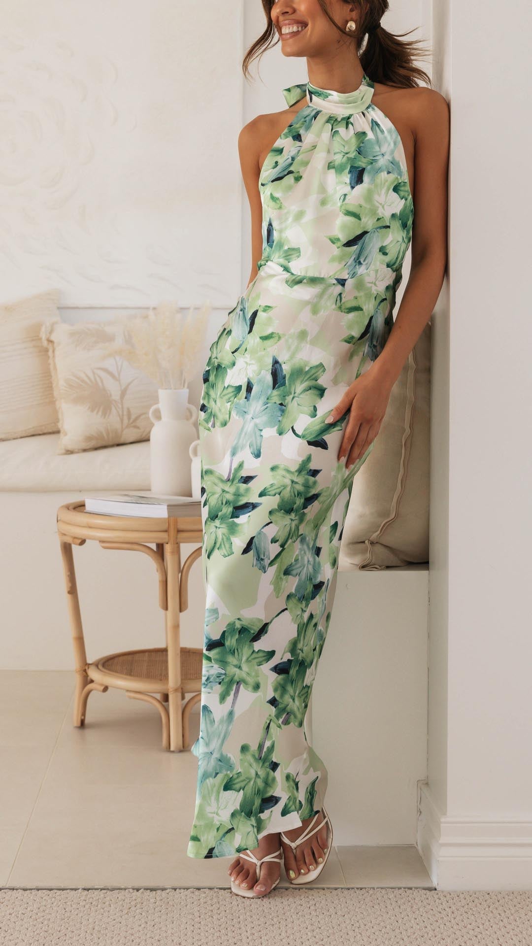 Shannon | Blumiges Maxikleid mit Neckholder