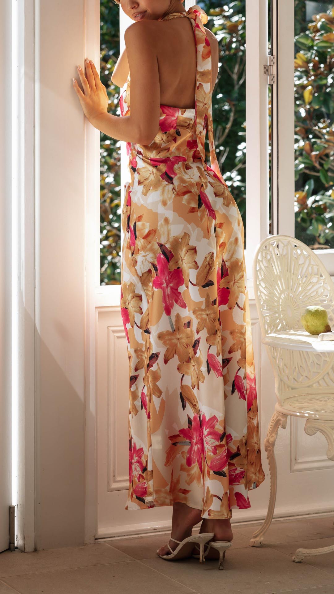 Shannon | Blumiges Maxikleid mit Neckholder