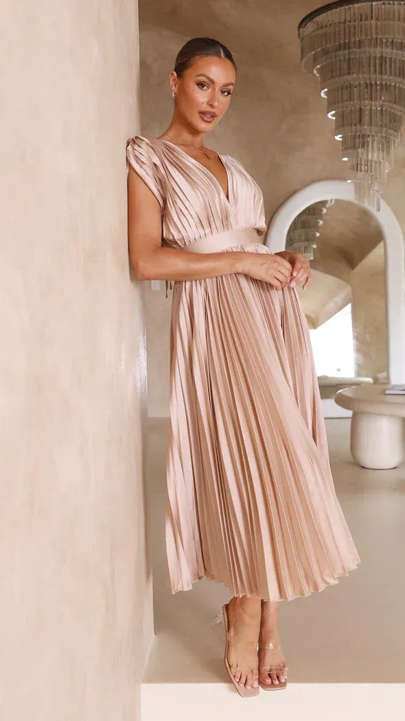 EMMA | Maxikleid mit tiefem V-Ausschnitt