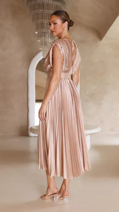 EMMA | Maxikleid mit tiefem V-Ausschnitt