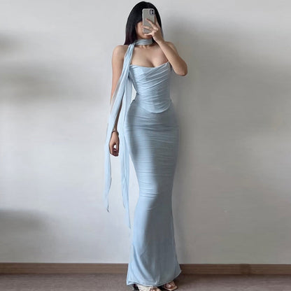 ANIYAH | Trägerloses, figurbetontes Maxikleid