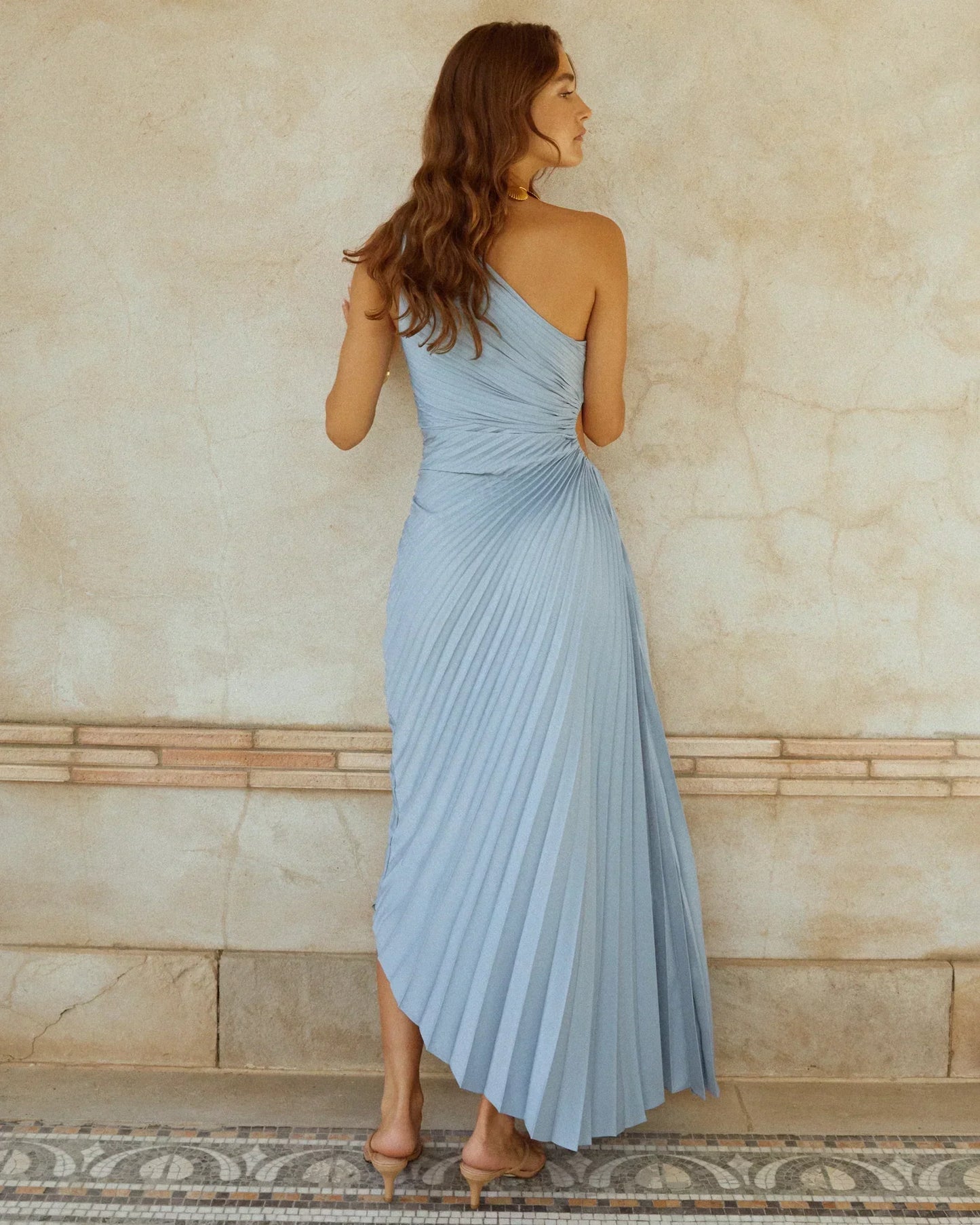 SYLVIANA | Ein-Schulter Plissiertes Midi-Kleid