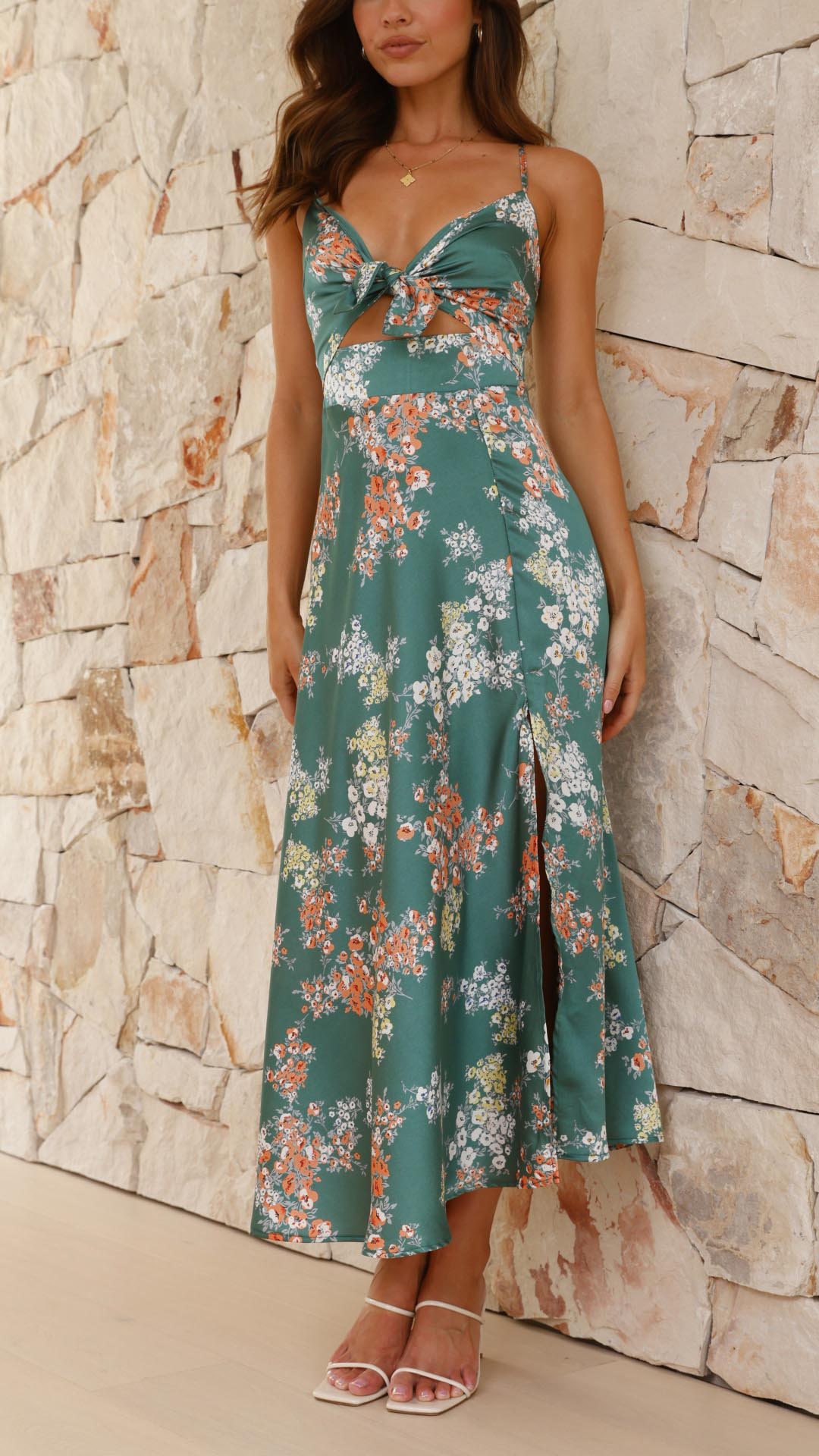 MYLA | Satin Midikleid mit Blumenmuster und Schlitz
