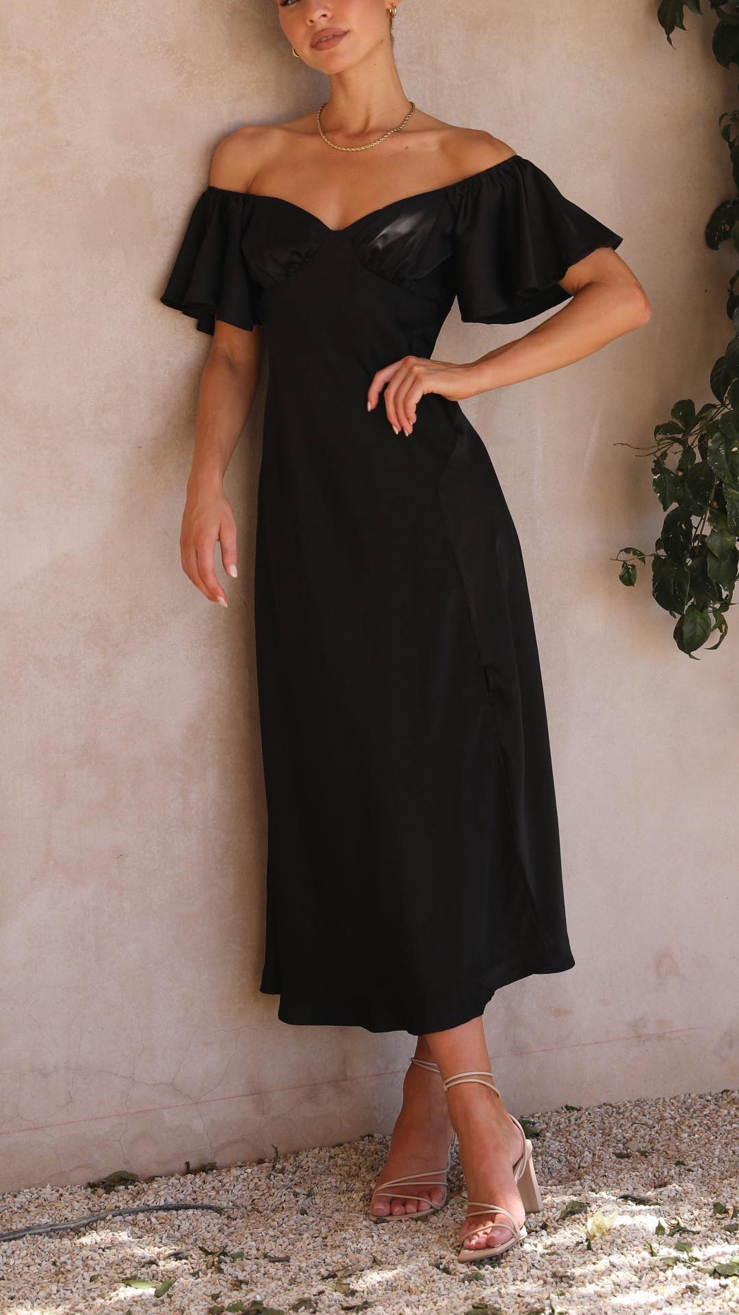 NALANI | Schulterfreies Maxikleid mit Schmetterlingsärmeln