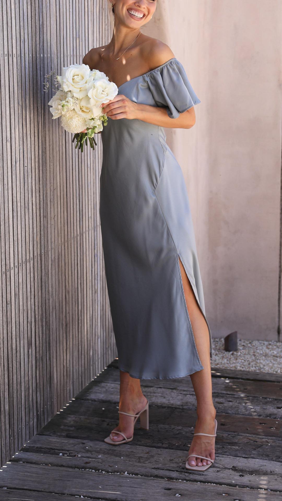 NALANI | Schulterfreies Maxikleid mit Schmetterlingsärmeln