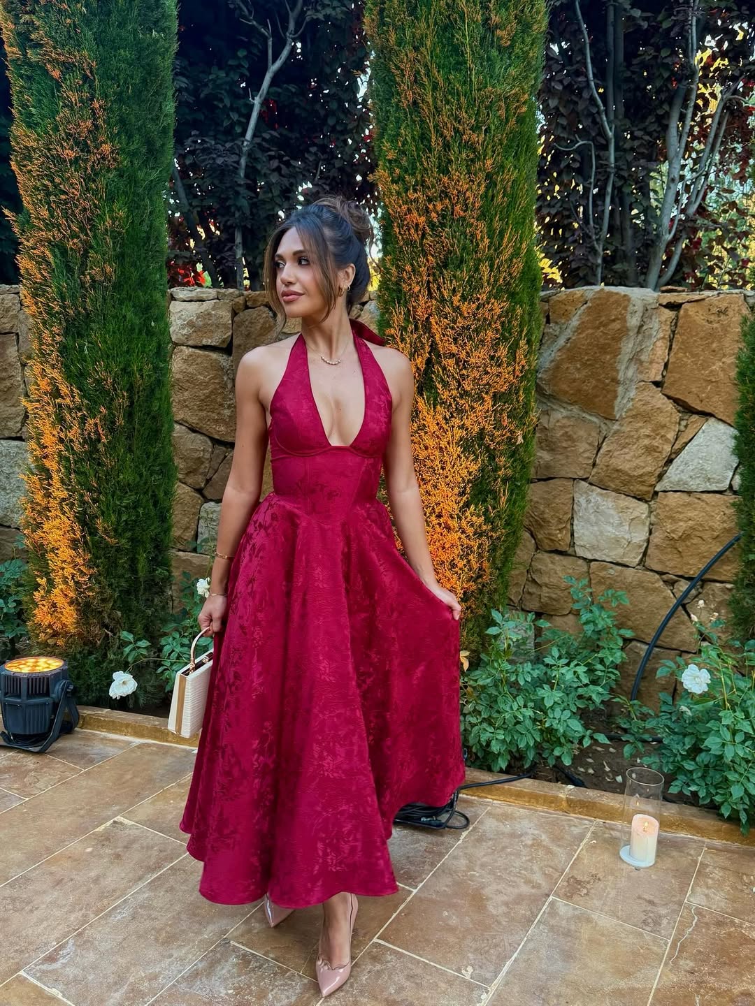 Esmeralda | Halter-Midi-Kleid ohne Ärmel